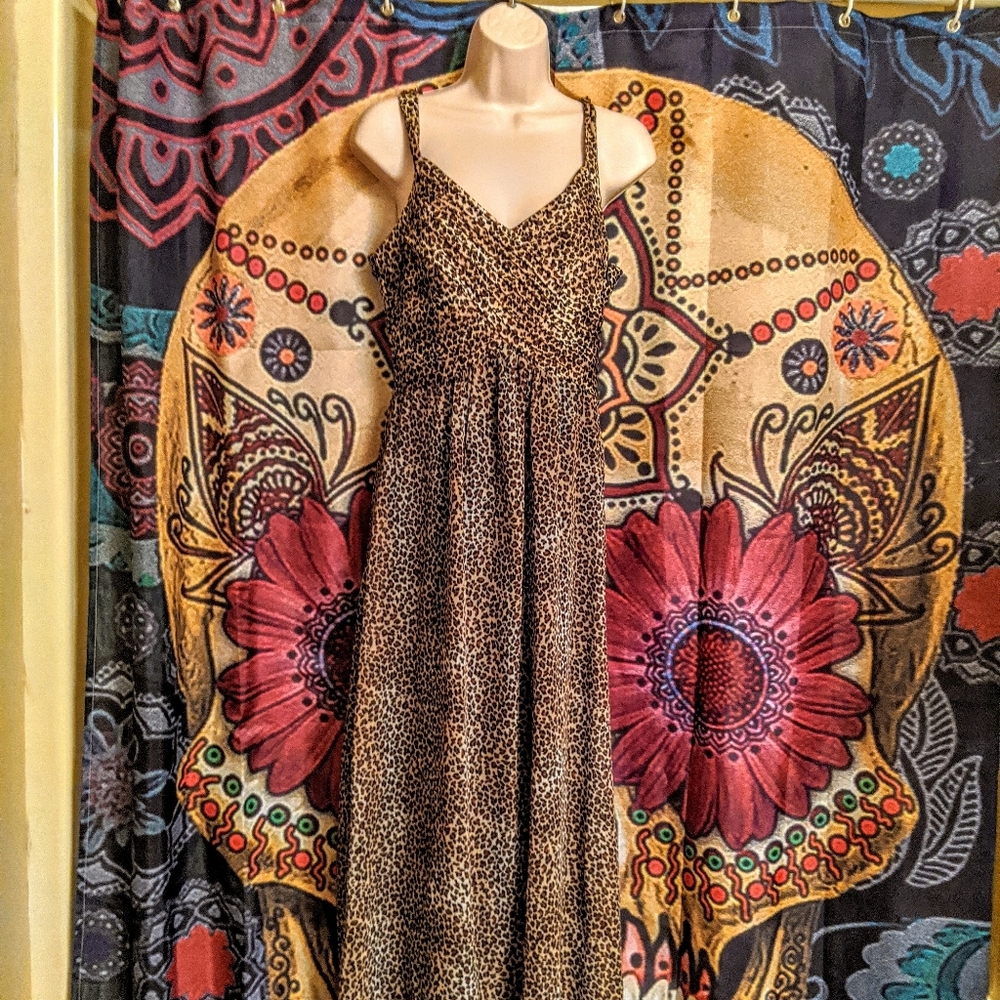 Robbie BEE brand  size 6 cheetah print Maxi
